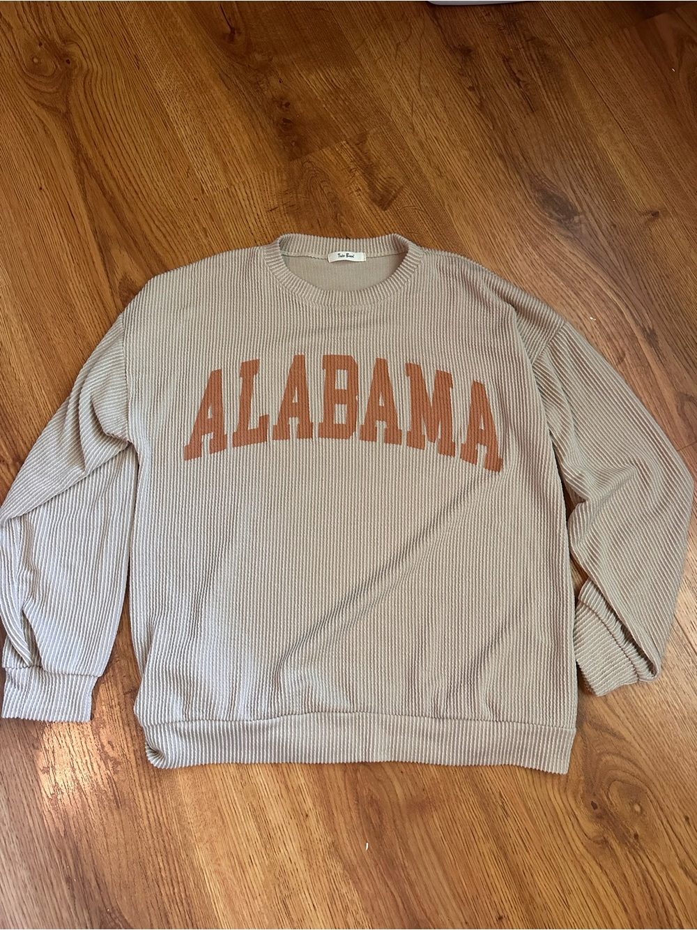 Tres Bien Beige Crewneck Sweater with Rust 'ALABAMA' Print